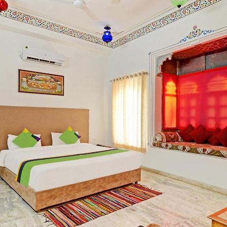 Treebo Khakhri Haveli Hotel อุเดเปอร์ ภายนอก รูปภาพ