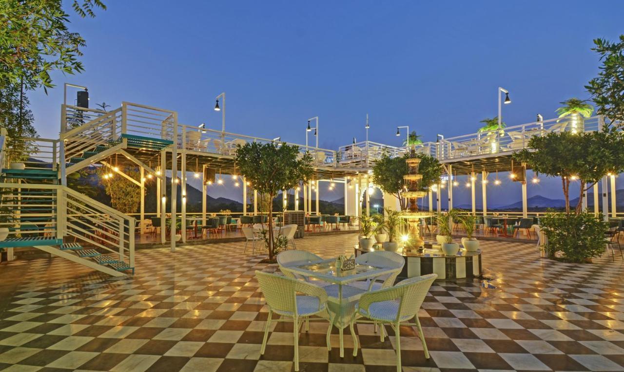Treebo Khakhri Haveli Hotel อุเดเปอร์ ภายนอก รูปภาพ