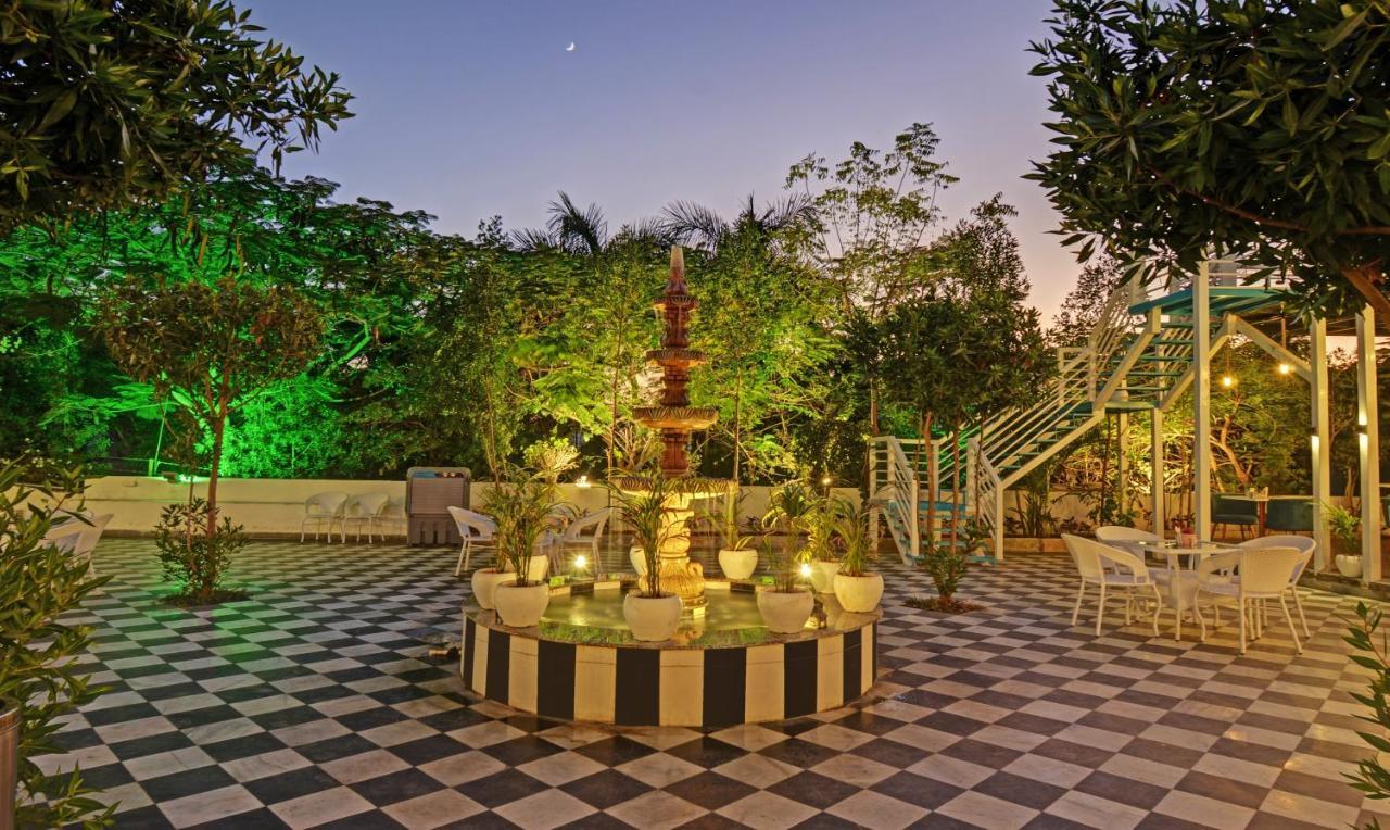 Treebo Khakhri Haveli Hotel อุเดเปอร์ ภายนอก รูปภาพ